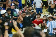 ФИФА угрожает Бразилии санкциями из-за драки на Маракани