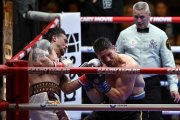 Усик нокаутував Верховена в 11-му раунді