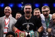 Хргович поставил Усика на первое место в рейтинге супертяжей