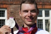 Велогонщик Мартін з Німеччини виставив на продаж олімпійську медаль, щоб допомогти Україні
