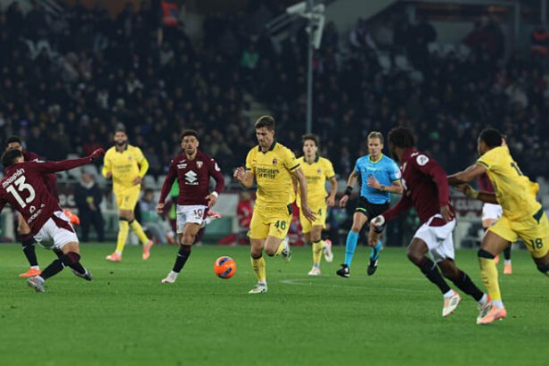 Милан сотворил камбэк и возглавил Серию А