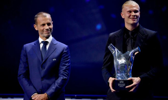 Эрлинга Холанда признали лучшим игроком сезона 2022/23 по версии УЕФА