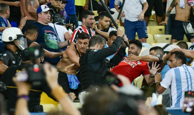 ФІФА погрожує Бразилії санкціями через бійку на Маракані