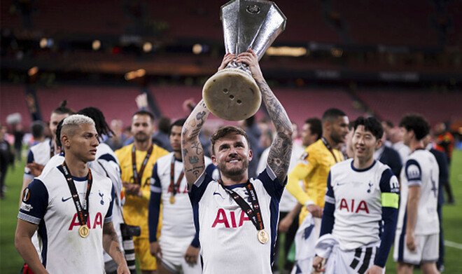 Володар Ліги Європи завершив кар'єру і став фотографом