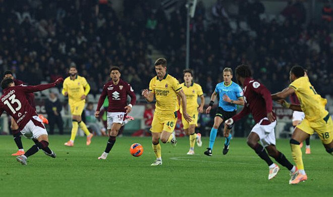 Мілан створив камбек і очолив Серію А