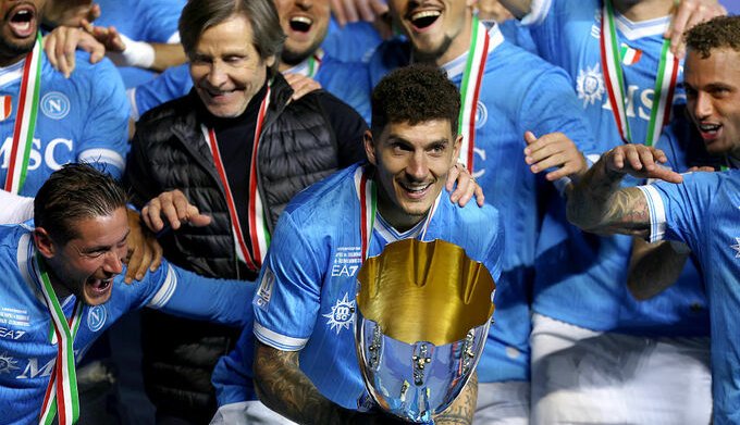 Наполи уверенно завоевал третий Суперкубок Италии в своей истории