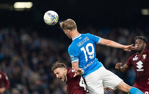 «Наполи» выкупит Хойлунда у МЮ