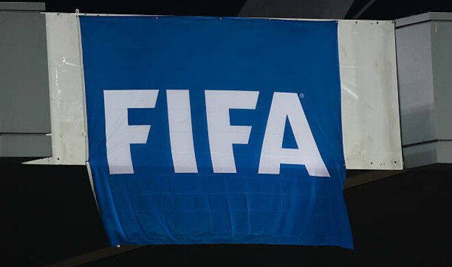 УЕФА выступил против политики ФИФА