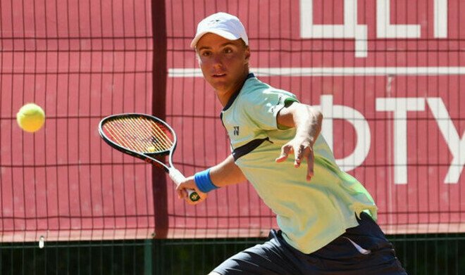Высокорейтинговая победа теннисиста Алексей Крутых