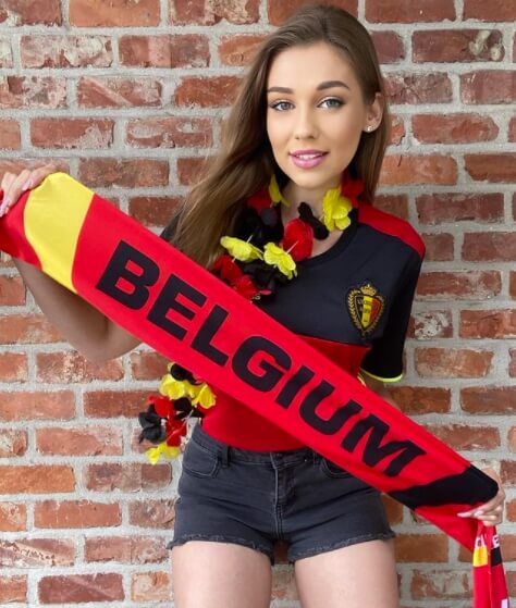 Милая фанатка сборной Бельгии