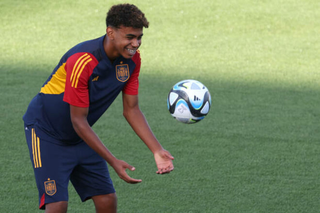 Рекорд Гави побит – игрок Барселоны начал играть в сборной в 16 лет