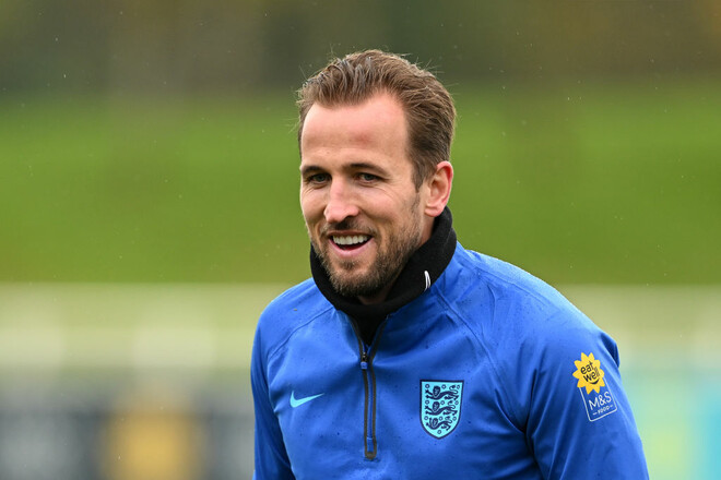 Гарри Кейн покидает отель, за который заплатил миллион фунтов